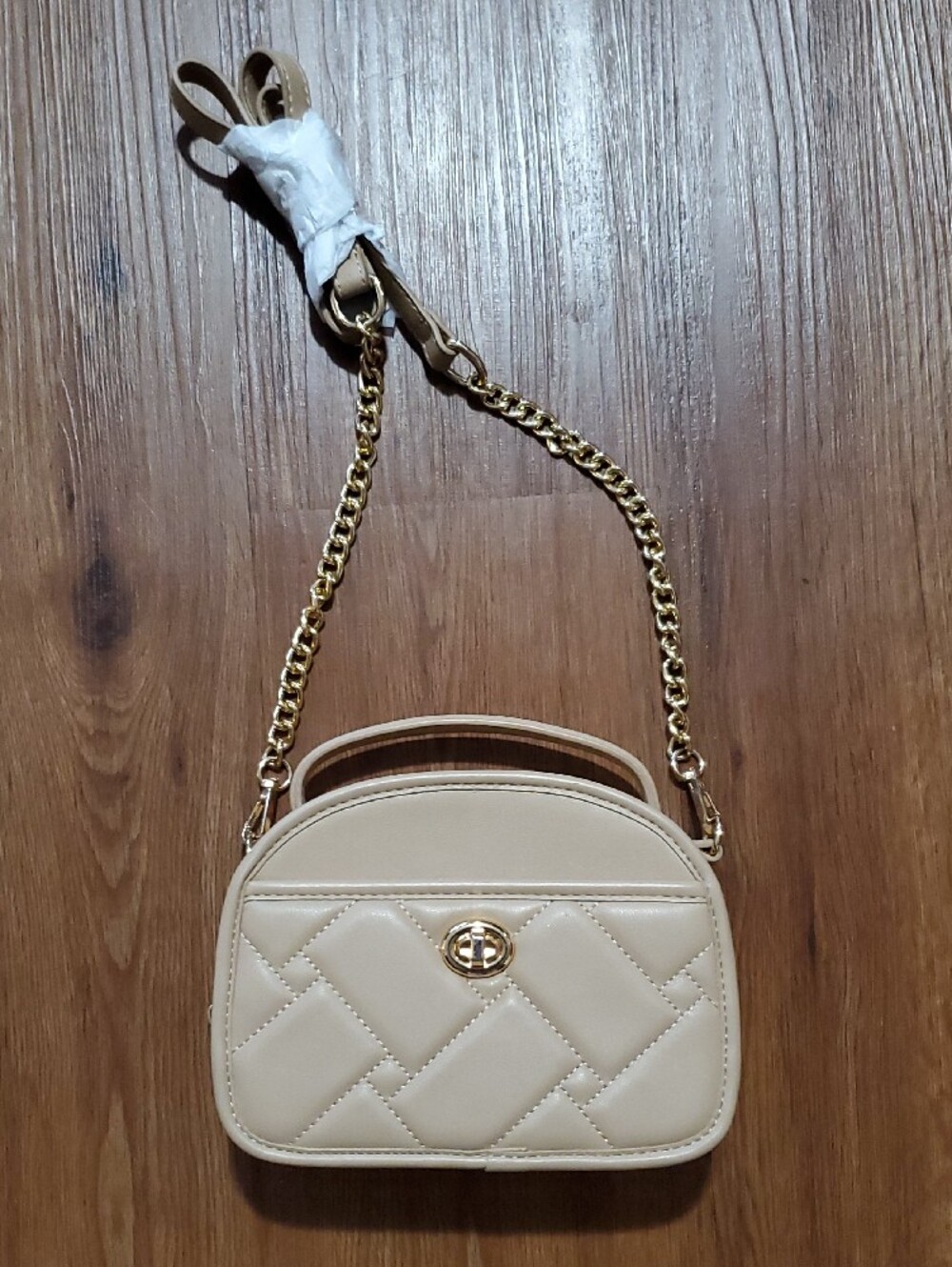Cream Minimalist Quilted Crossbody Bag with Gold Chain Strap